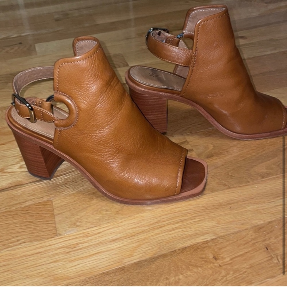Frye leather summer shoes